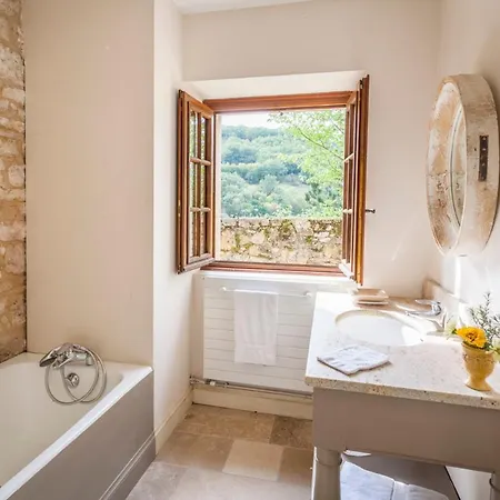 Pomayrede Chateau Sleeps 16 Pool Air Con بيت للعطل *