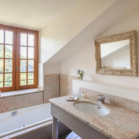 Pomayrede Chateau Sleeps 16 Pool Air Con بيت للعطل