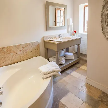 Pomayrede Chateau Sleeps 16 Pool Air Con بيت للعطل Pomarede (Pinsac)