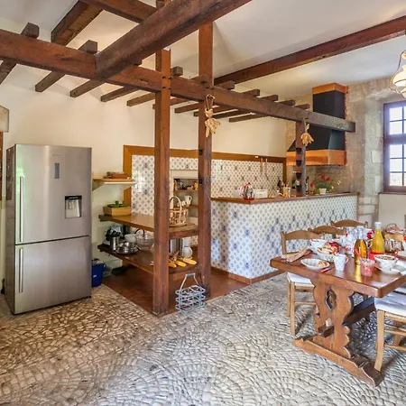 بيت للعطل Pomayrede Chateau Sleeps 16 Pool Air Con